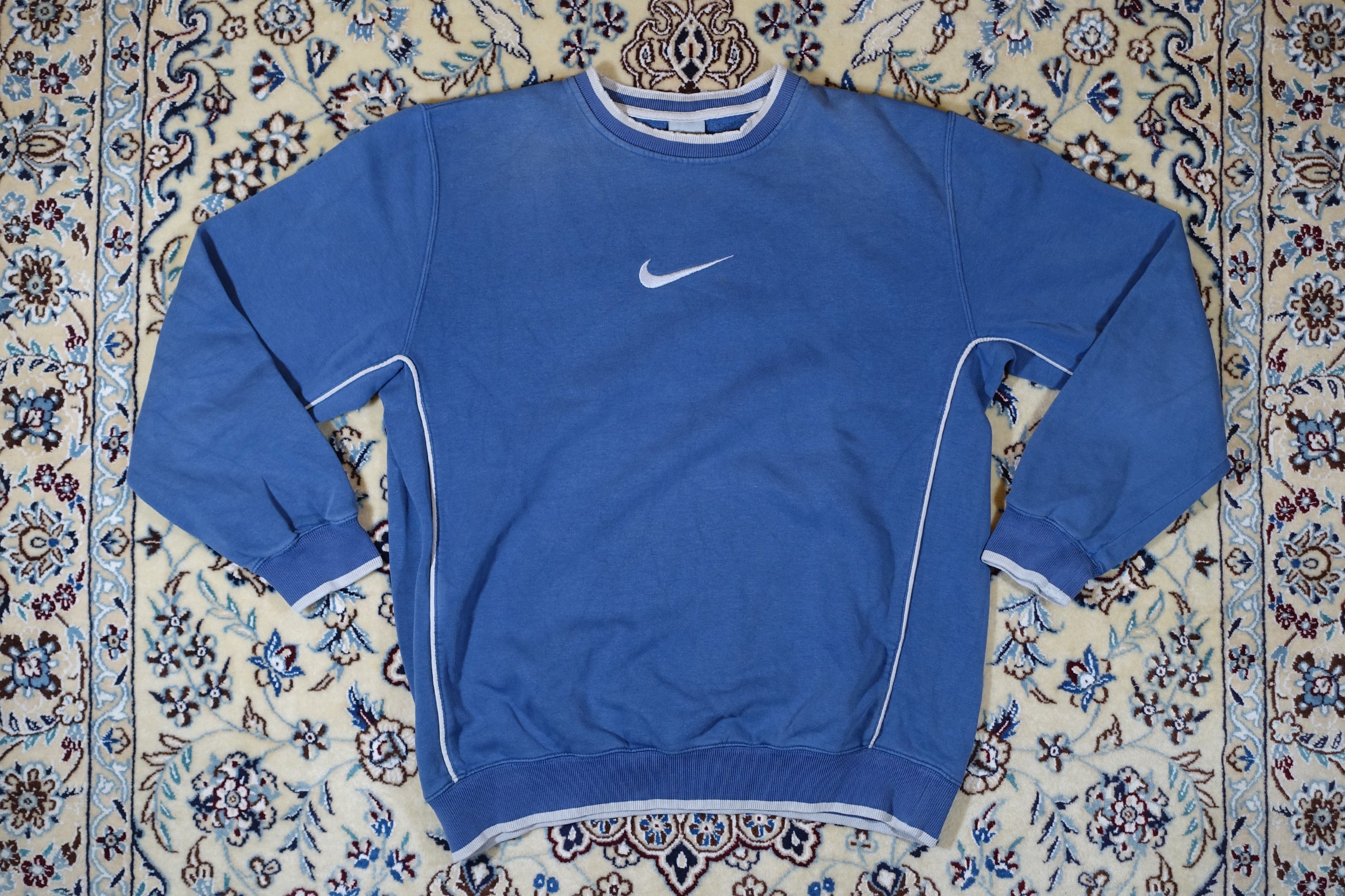 "Nike" 'Center Swoosh' Sweatshirt