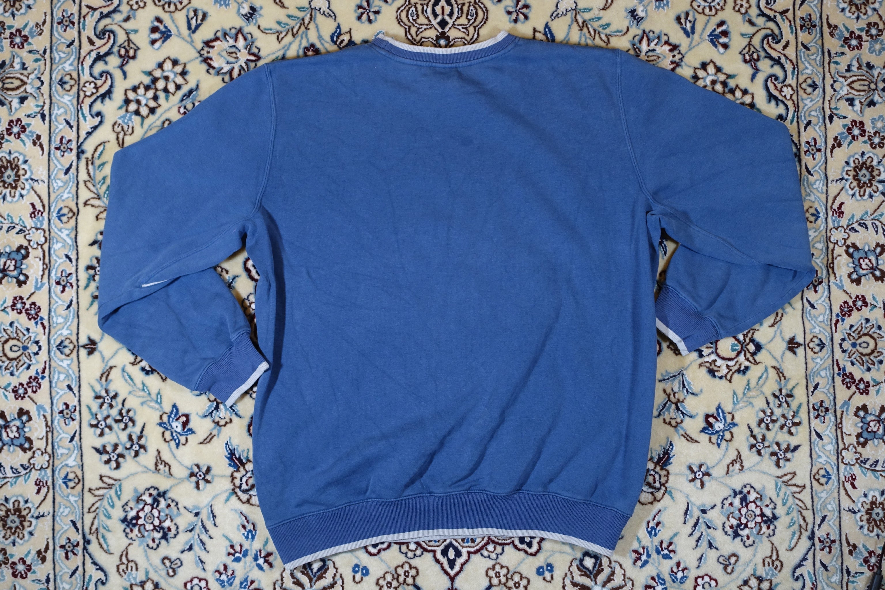 "Nike" 'Center Swoosh' Sweatshirt