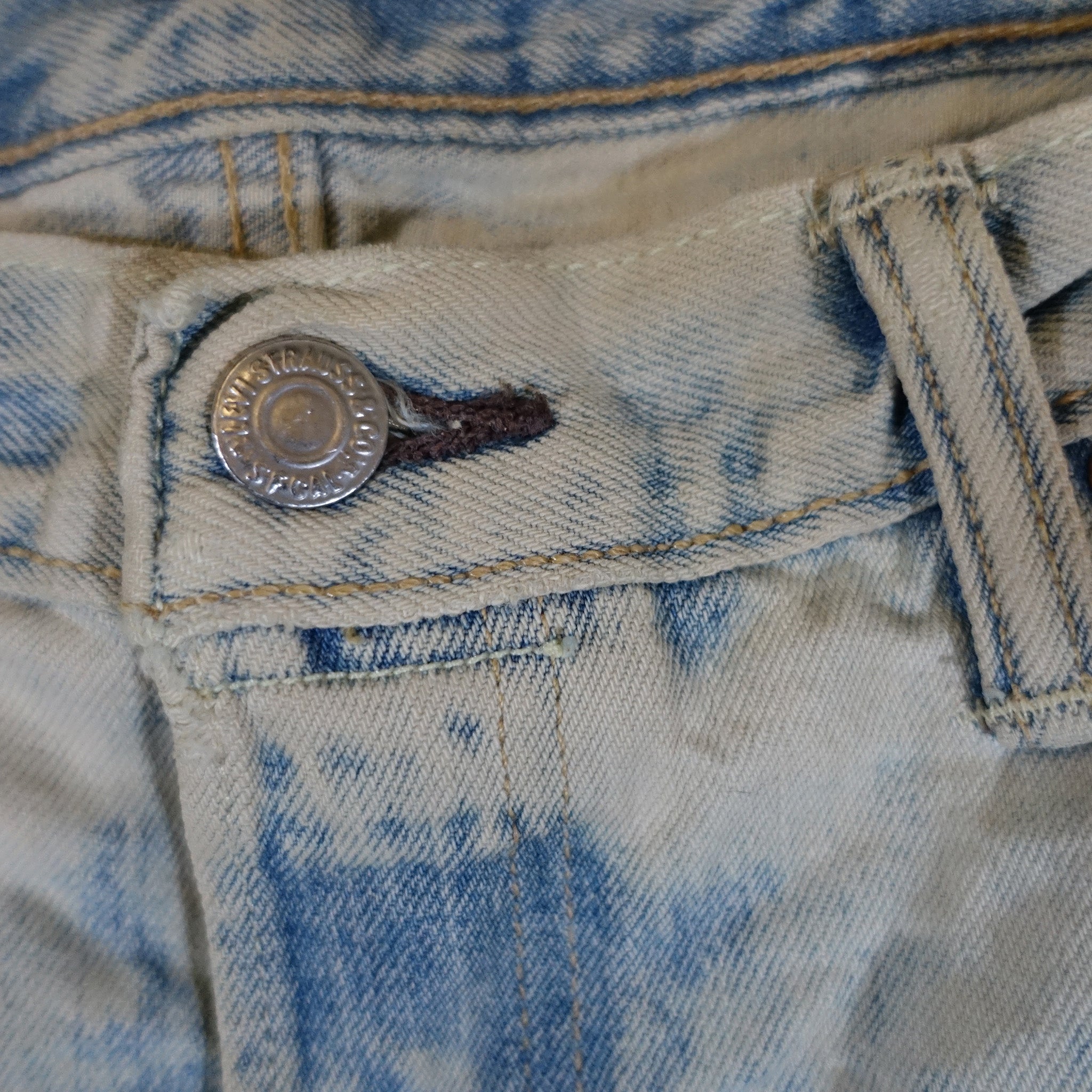 "Levi's" 501 Distressed