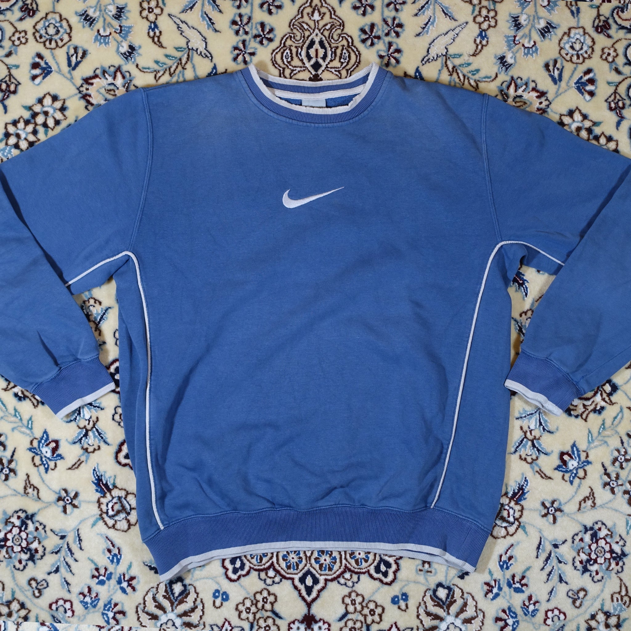 "Nike" 'Center Swoosh' Sweatshirt