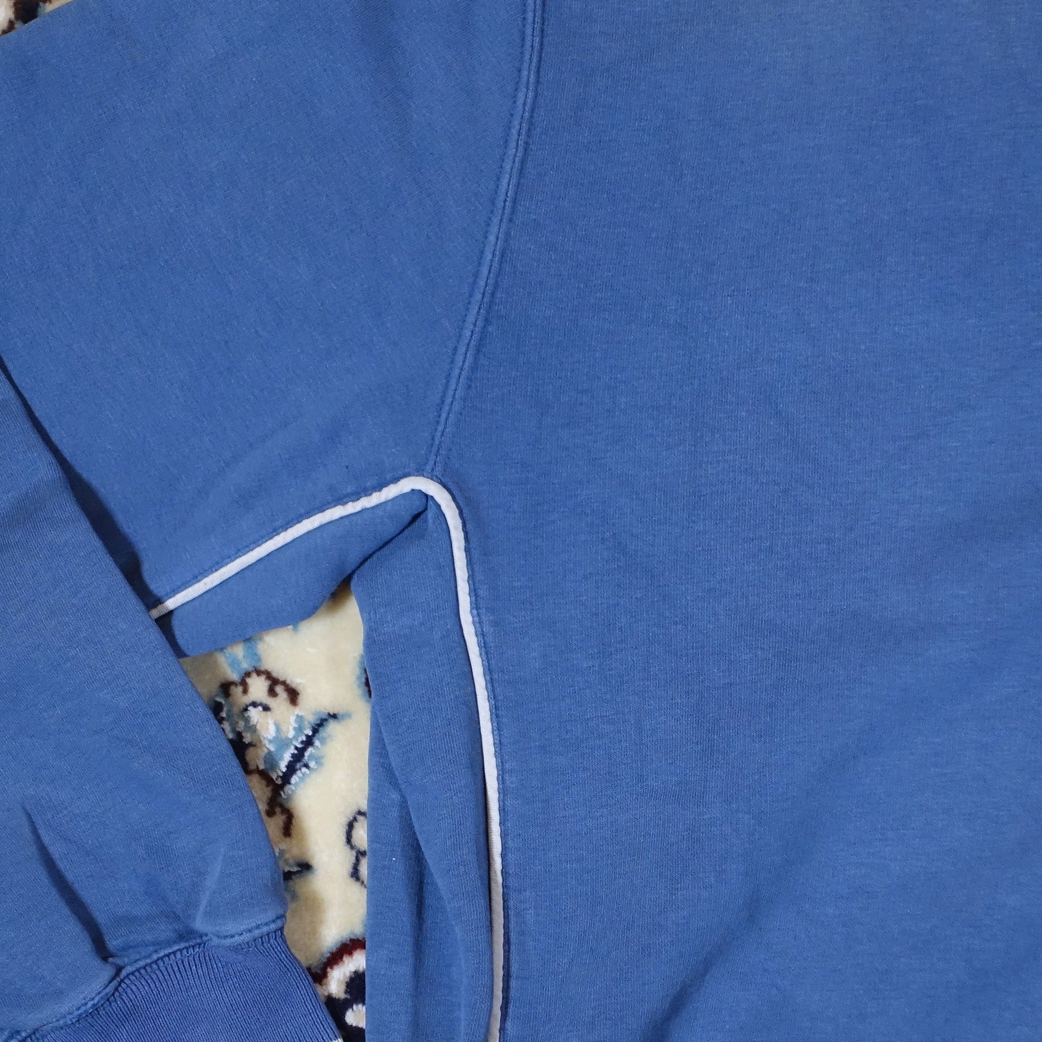 "Nike" 'Center Swoosh' Sweatshirt