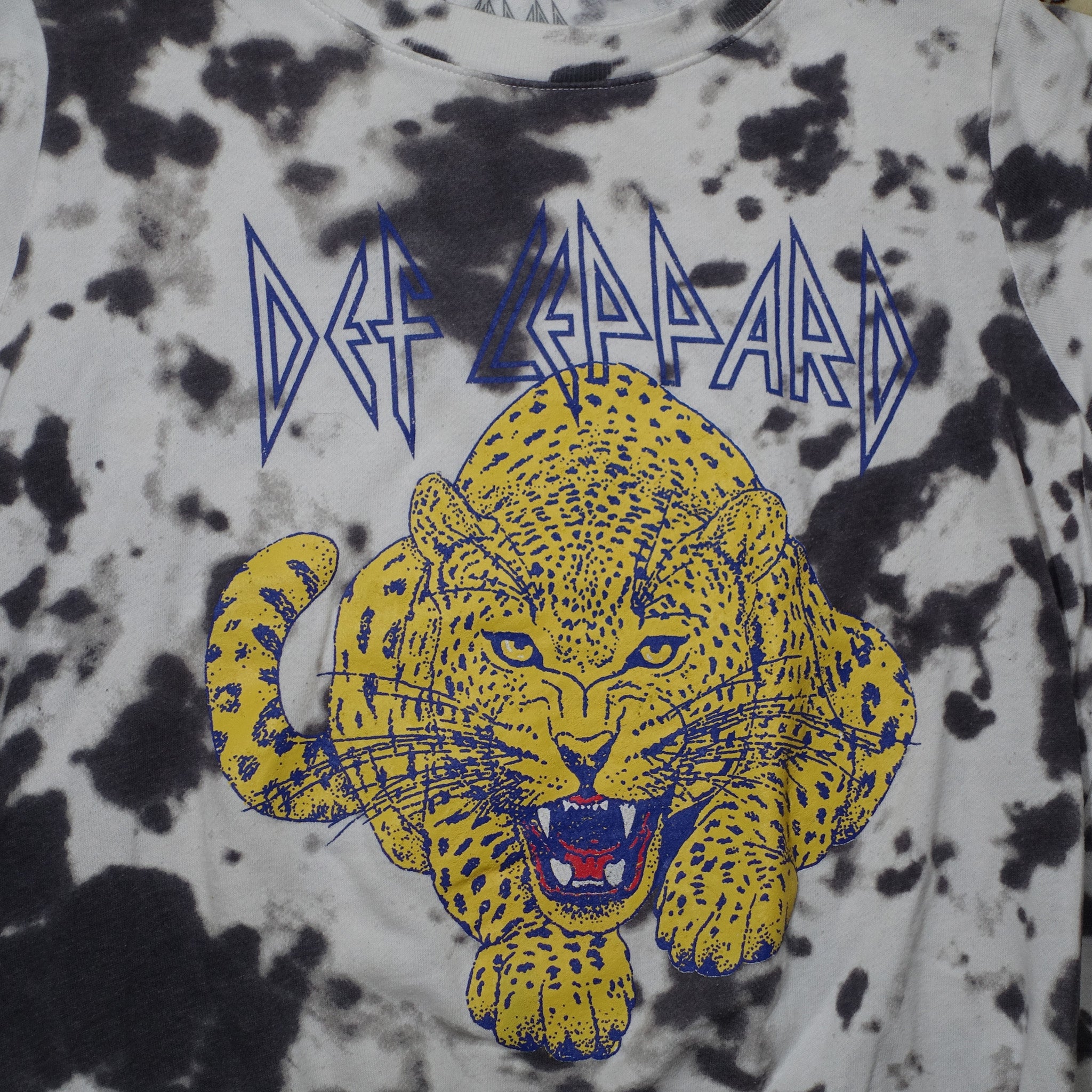 "Def Leppard" Lightweight Crewneck